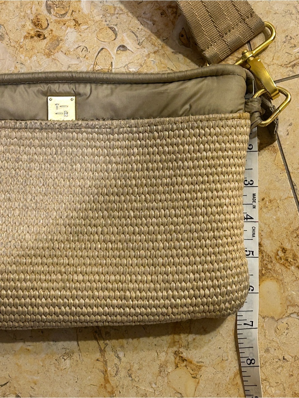 THINK ROYLN Beige Straw Blend Crossbody with Wide Strap One Size - Picture 5 of 12